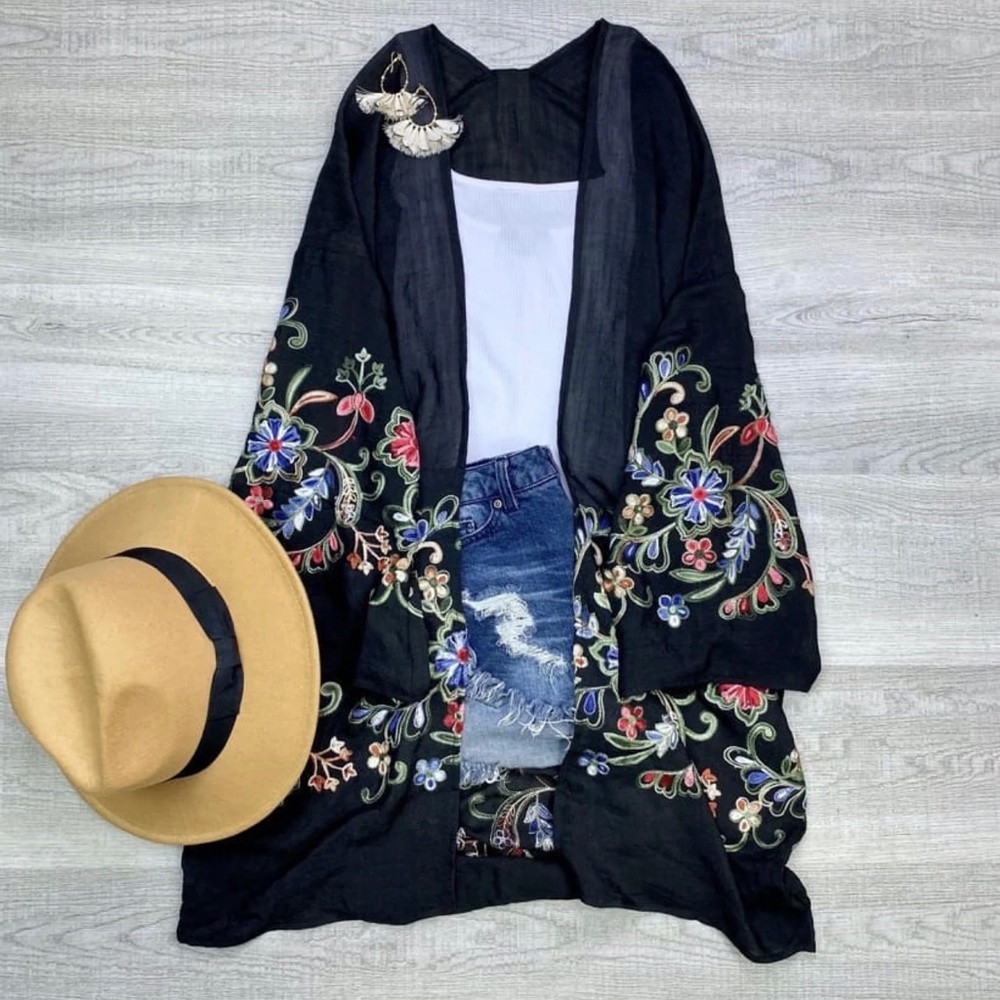 Long sleeve Embroidered Kimono | BLACK